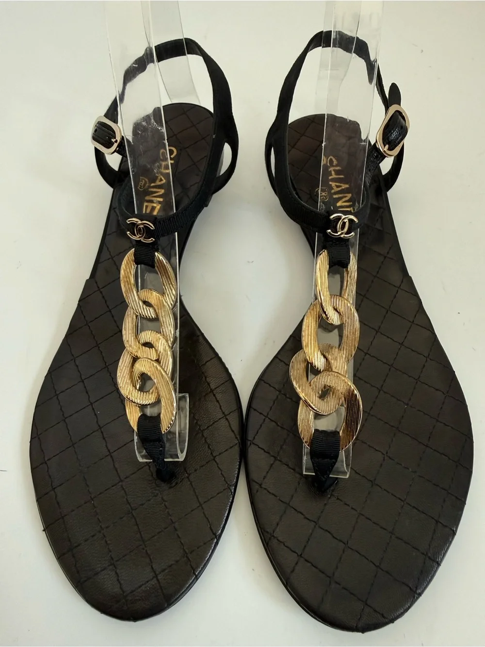 CHANEL 09P Black Quilted Leather Gold Chain CC Thong Sandals EU 38
